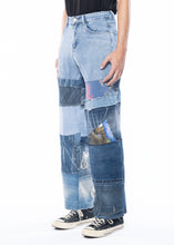 將圖片載入圖庫檢視器 RANDOMEFFECT Straight Patched Jeans
