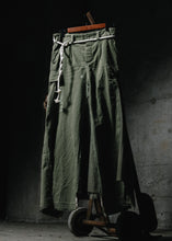 將圖片載入圖庫檢視器 Footloose Tycoon X Random effect - Remade Dress Fabric Form German Army Pant
